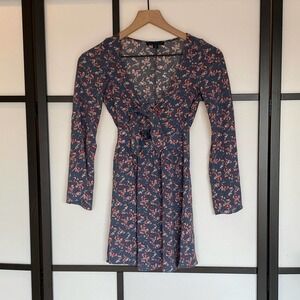 American Eagle floral Knotted long sleeve dress. Size XXS